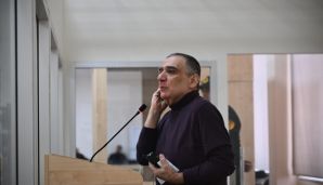 Erməniəsilli şəxslər Vardanyanın məhkəməsində ifadə veriblər: Ruben elə bilirdi ki, Qarabağdakılara yaxşılıq edib, amma onların evini yıxıb -   FOTO — foto 6