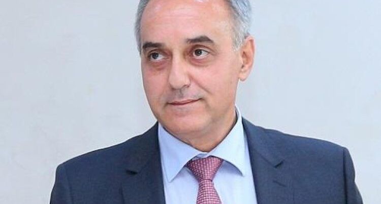 İcra başçısı reklam və aqlay biznesinə başlayıb:     Sahibkarlardan ŞİKAYƏT