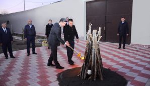 Naftalanda Şəhid ailələri ilə birgə Novruz tonqalı yandırılıb -   FOTOLAR — foto 6