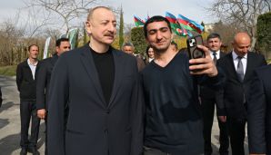 Prezident və birinci xanım Novruz tonqalını alovlandırıblar - "Orada balıq tutmaq olar" - MARAQLI DİALOQ -   FOTO - YENİLƏNDİ — foto 19