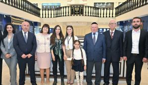 Heydər Əliyev Fondunun vitse-prezidenti Dağ Yəhudiləri Muzeyini ziyarət edib -       FOTO — foto 2
