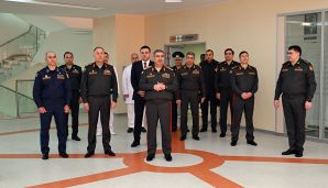 Nazir Zakir Həsənov Baş Klinik Hospitalda müalicə olunan hərbi qulluqçuları ziyarət edib -     FOTO - VİDEO — foto 3