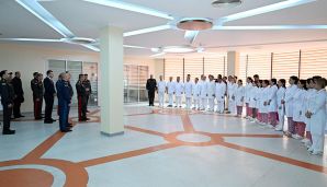 Nazir Zakir Həsənov Baş Klinik Hospitalda müalicə olunan hərbi qulluqçuları ziyarət edib -     FOTO - VİDEO — foto 4