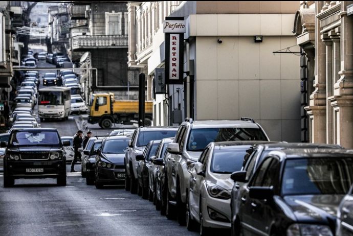 Avtomobillərin nizamsız parklanması ilə bağlı əhaliyə     ÇAĞIRIŞ