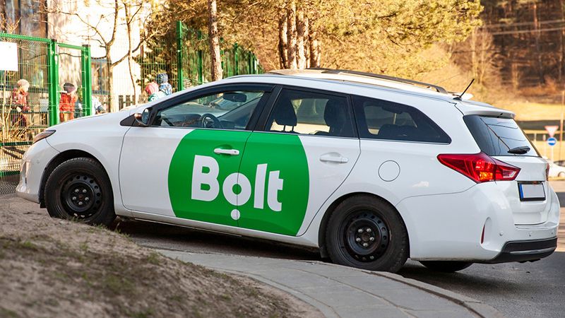 "Bolt"un sürücüsü müştərinin kartından 684 manat oğurlayıb