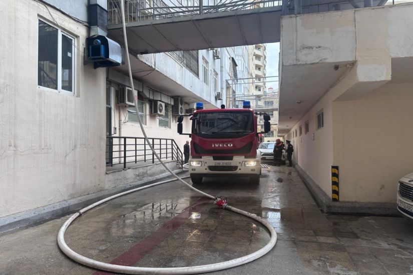 Bakıda yaşayış binasında yanğın -   YENİLƏNDİ
