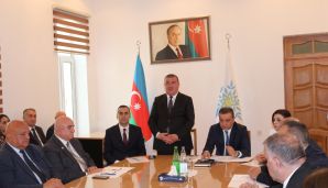 Xətai rayonunda "Qərbi Azərbaycana qayıdış” adlı dəyirmi masa keçirilib -    FOTOLAR — foto 4