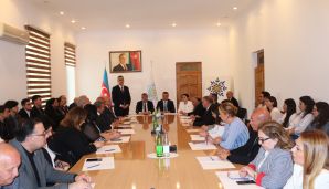 Xətai rayonunda "Qərbi Azərbaycana qayıdış” adlı dəyirmi masa keçirilib -    FOTOLAR — foto 7
