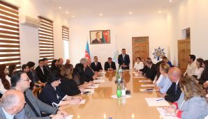 Xətai rayonunda "Qərbi Azərbaycana qayıdış” adlı dəyirmi masa keçirilib -    FOTOLAR — foto 3
