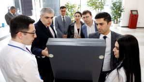 Özbəkistandan olan kommunikasiyaya məsul şəxslər Azərbaycanın müxtəlif dövlət orqan və qurumlarının fəaliyyəti ilə tanış olublar — foto 9