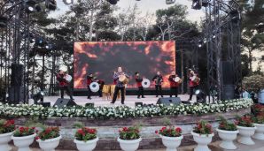 Xətai rayonunda Ümummilli lider Heydər Əliyevin anadan olmasının 102 illiyinə həsr olunmuş möhtəşəm konsert proqramı təşkil olunub -     FOTO - VİDEO — foto 6