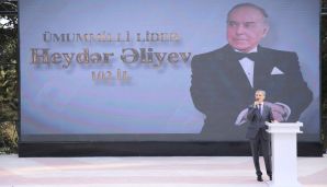 Xətai rayonunda Ümummilli lider Heydər Əliyevin anadan olmasının 102 illiyinə həsr olunmuş möhtəşəm konsert proqramı təşkil olunub -     FOTO - VİDEO — foto 8