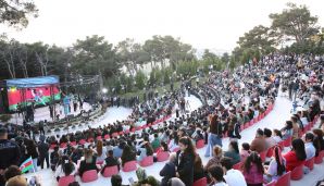 Xətai rayonunda Ümummilli lider Heydər Əliyevin anadan olmasının 102 illiyinə həsr olunmuş möhtəşəm konsert proqramı təşkil olunub -     FOTO - VİDEO — foto 9