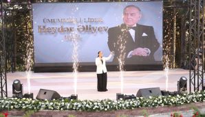 Xətai rayonunda Ümummilli lider Heydər Əliyevin anadan olmasının 102 illiyinə həsr olunmuş möhtəşəm konsert proqramı təşkil olunub -     FOTO - VİDEO — foto 17