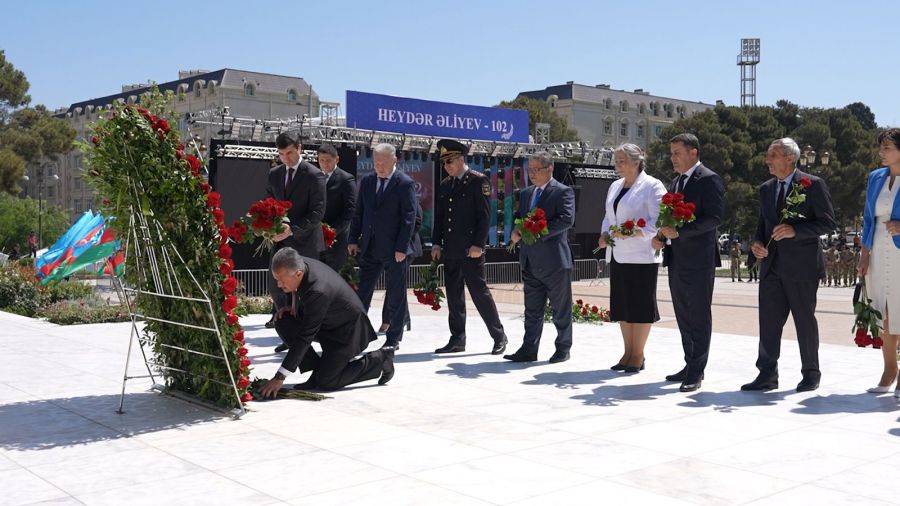 Abşeron rayonunda Heydər Əliyevin 102-ci il dönümü münasibətilə silsilə tədbirlər keçirilib -   FOTOLAR