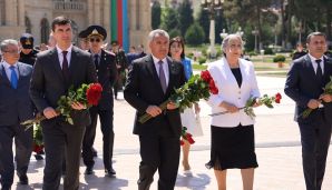 Abşeron rayonunda Heydər Əliyevin 102-ci il dönümü münasibətilə silsilə tədbirlər keçirilib -   FOTOLAR — foto 1