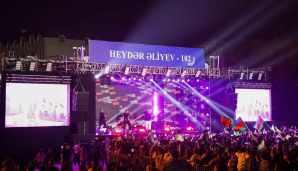 Abşeronda Heydər Əliyevin anadan olmasının 102-ci ildönümü münasibəti ilə konsert keçirildi -   FOTOLAR — foto 17
