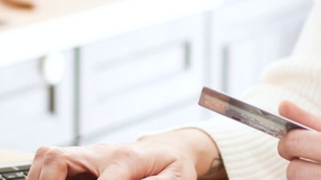Bank kartından istifadə ilə bağlı yeni vəziyyət:    Nağd ödənişlər artacaq?