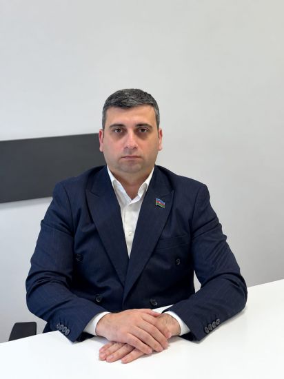 Ekspert Razil Nağıyev -     FOTOBAZA