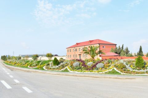 Abşeron rayonunda genişmiqyaslı abadlıq-quruculuq işləri davam etdirilir -    FOTOLAR — foto 44